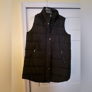 Stylish Black Puffer Vest for Women